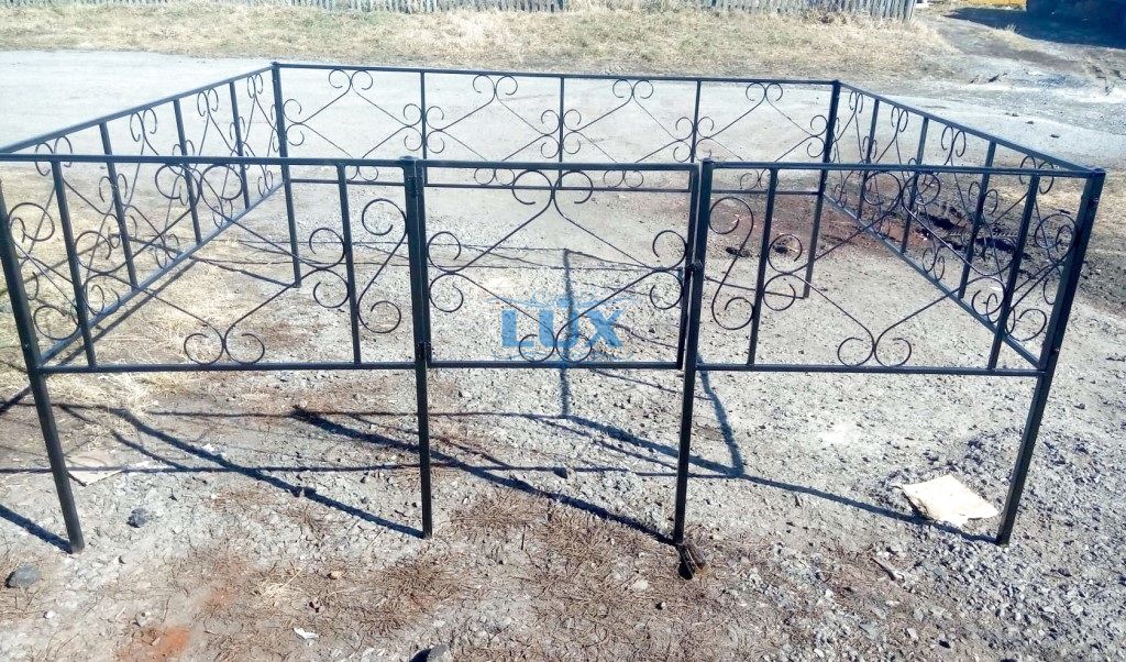 металлическая ограда для кладбища
