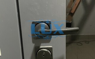 стальная дверь в квартиру с одним замком