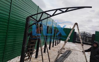 металлические фермы и опоры для консольного навеса